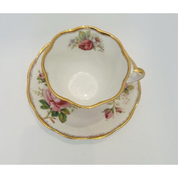 Queen's Rosina 1 Tea Cup & 1 Saucer Pink & White Cabbage Roses Gold Trim 1960s - Picture 2 of 6